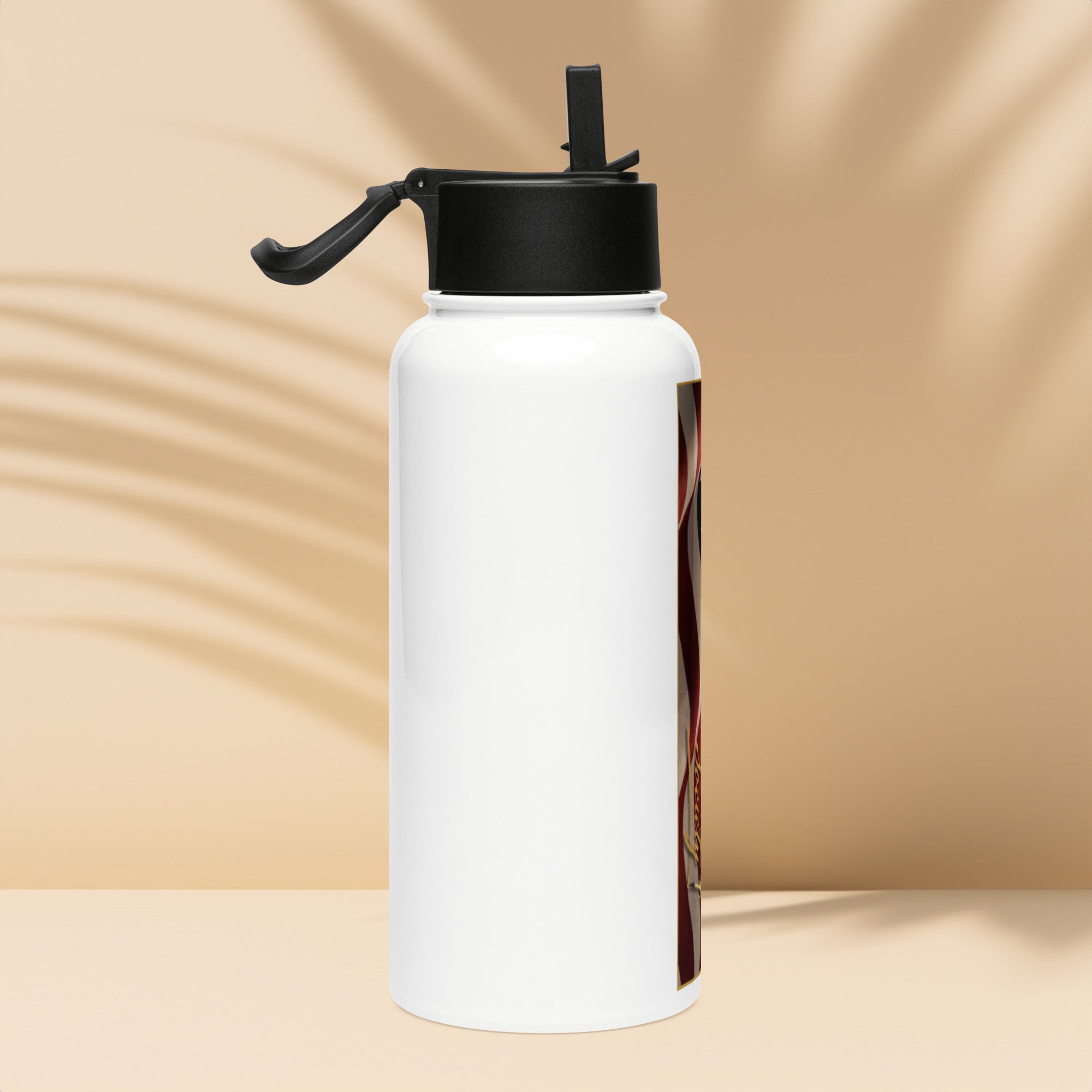 Stainless steel water bottle with a straw lid image 4